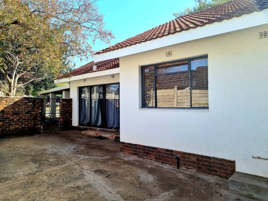 4 Bedroom Property for Sale in Monument Heights Northern Cape